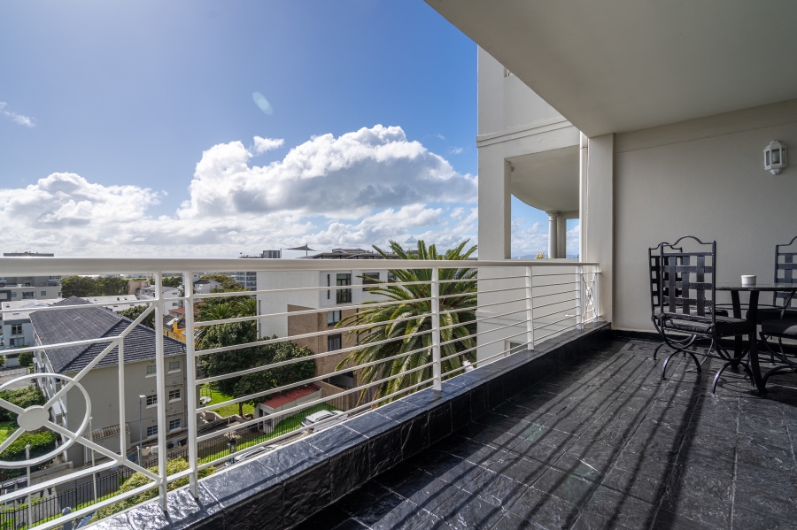 2 Bedroom Property for Sale in Green Point Western Cape